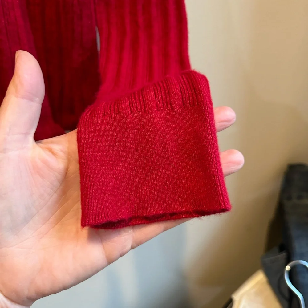 WHBM Sweater - Picture 7 of 7